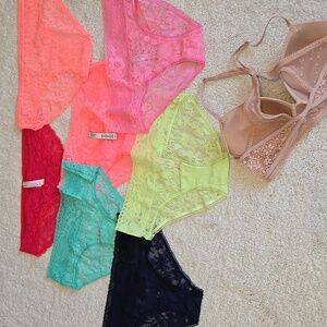 Bundle of Victoria's Secret - Bra & Panties